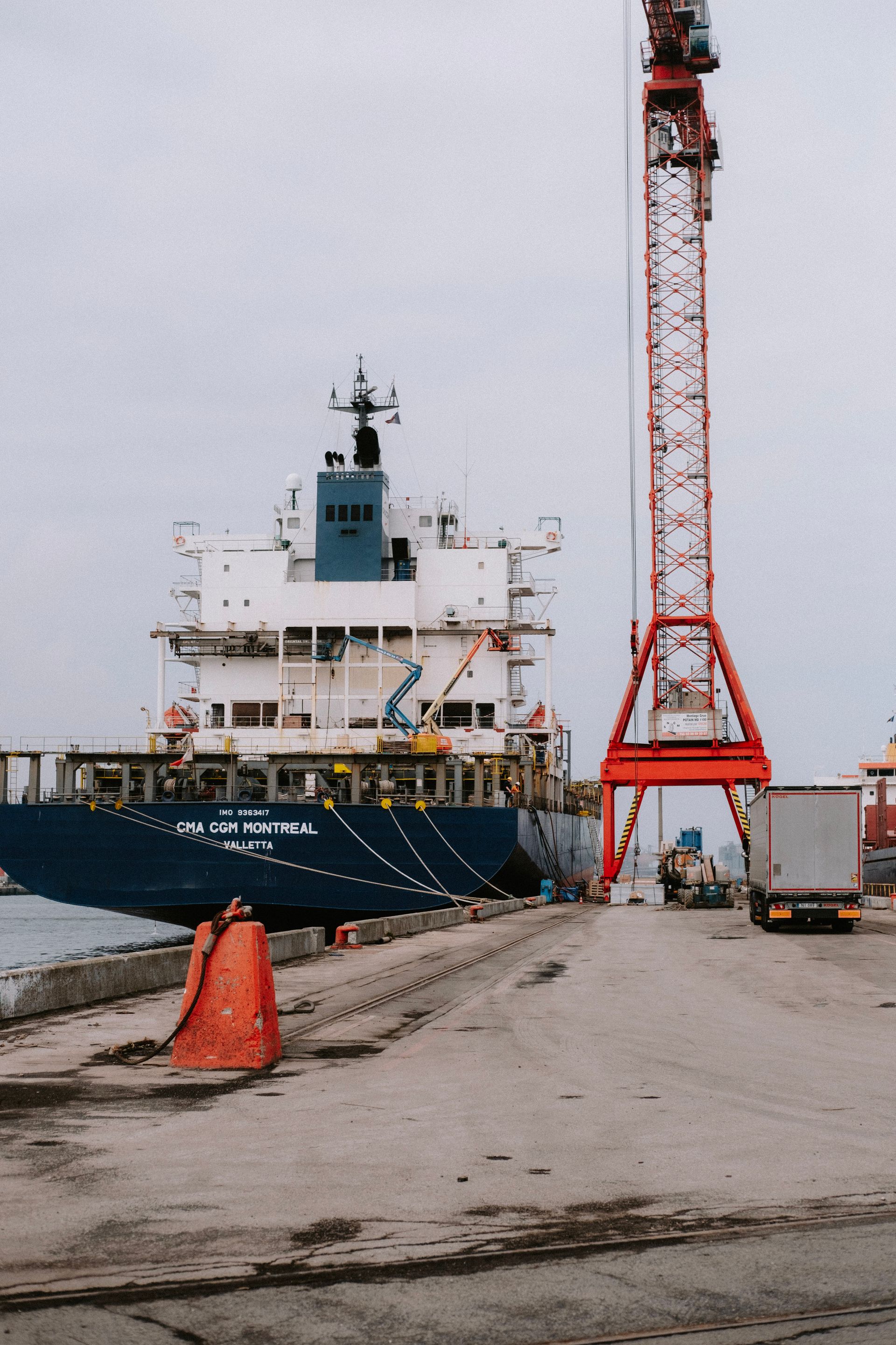 Contentores, portos e grandes volumes